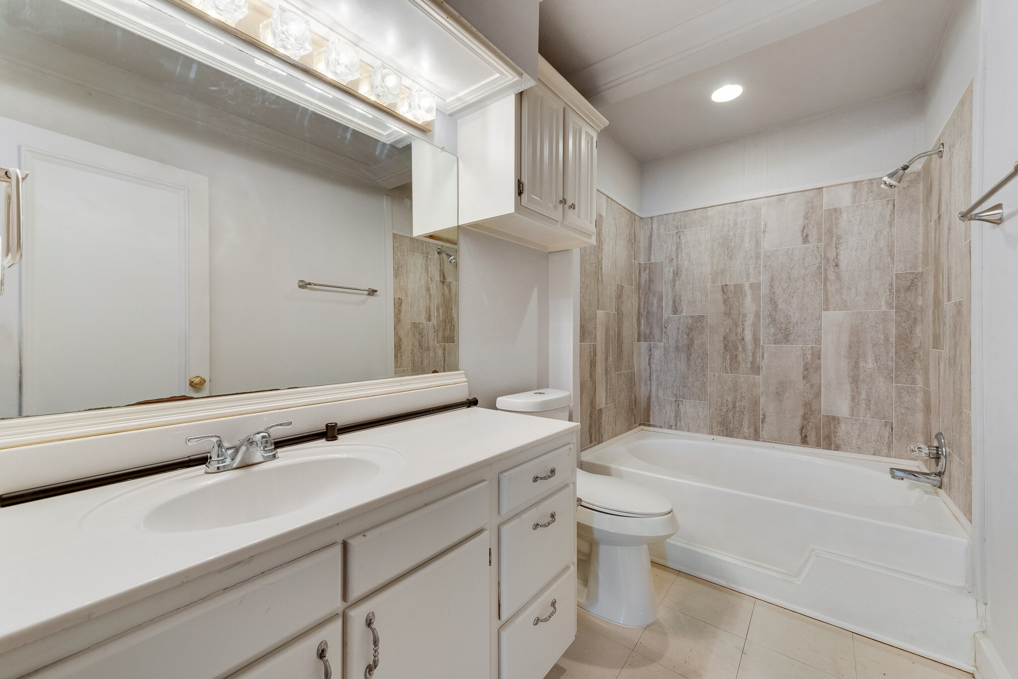 Building Photo - 123 Folly Beach Dr