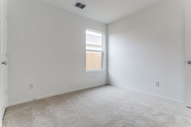 Building Photo - 126 Sunflower St