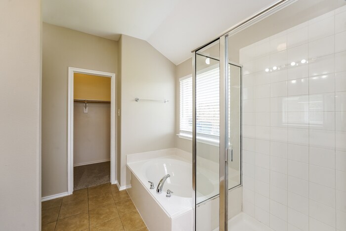 Building Photo - 1302 Havenrock Dr