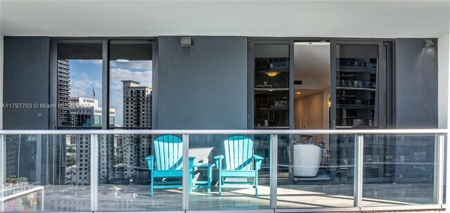 Building Photo - 1010 Brickell Ave