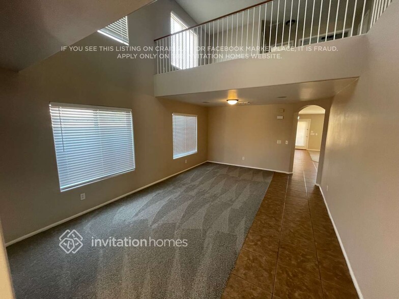 Building Photo - 4107 S 55th Dr