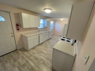 Building Photo - 8709 Highland Ave SW