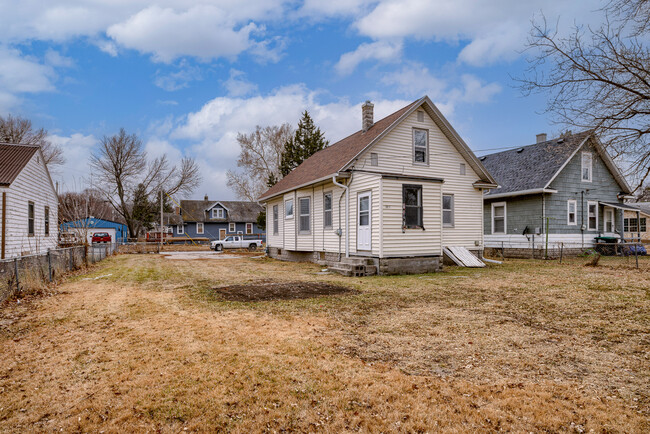 Building Photo - 2622 Jaynes St