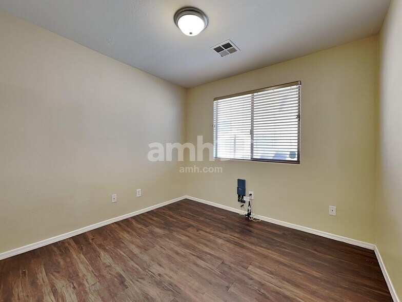 Building Photo - 7202 S 45th Ave