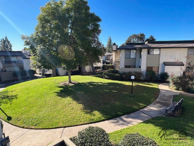 Building Photo - Homes Management - 2bd/2ba Upstairs Condo ...
