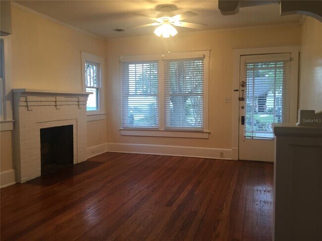 Building Photo - 113 E Vanderbilt St