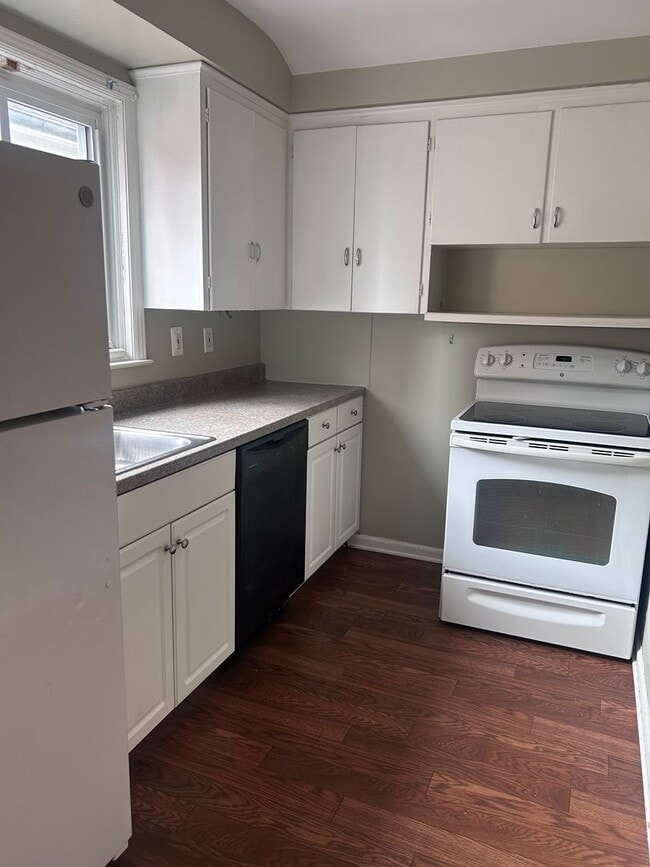 Building Photo - JHEN - HENRIETTA