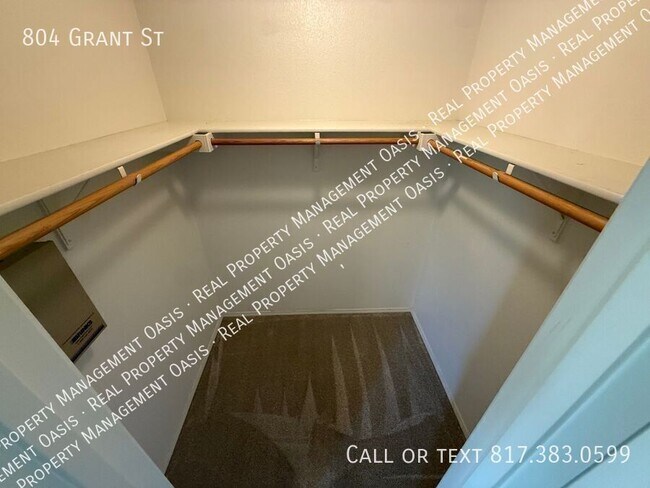 Building Photo - 804 Grant St