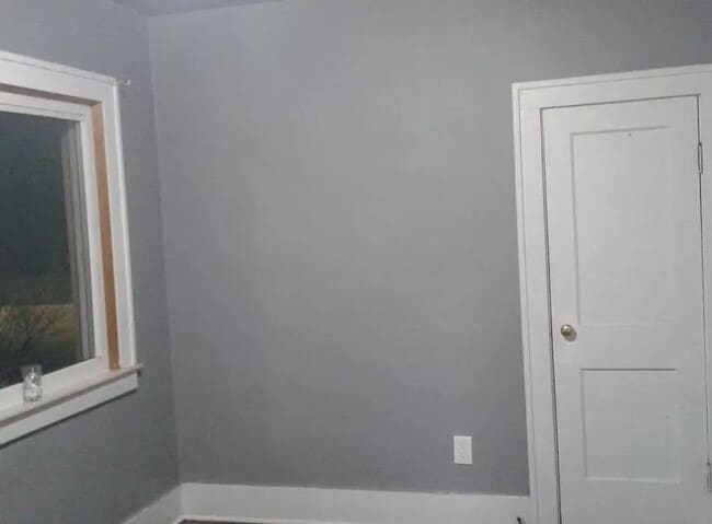 Building Photo - ELEGANT HOME