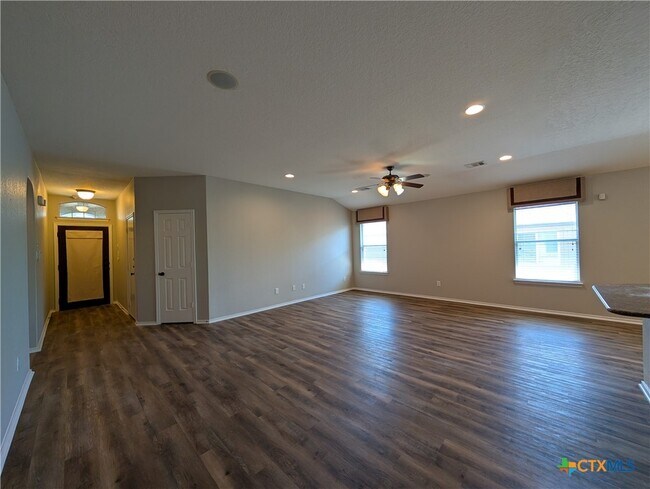 Building Photo - 2937 Post Oak Cir