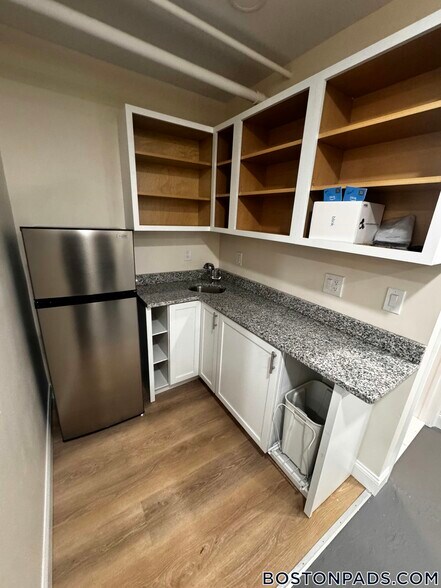 Building Photo - 30 Wadsworth St