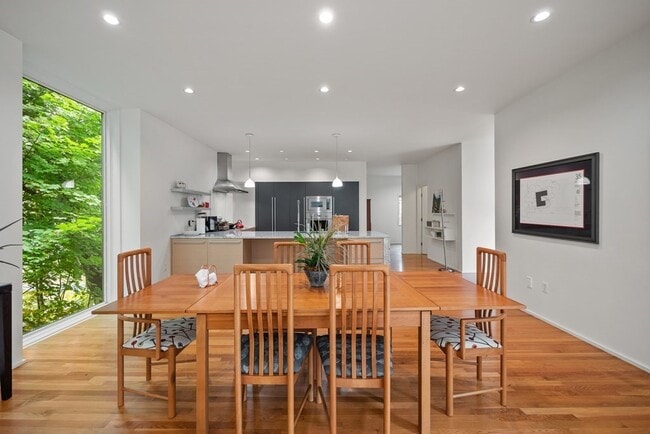 Building Photo - 35 Thornberry Rd