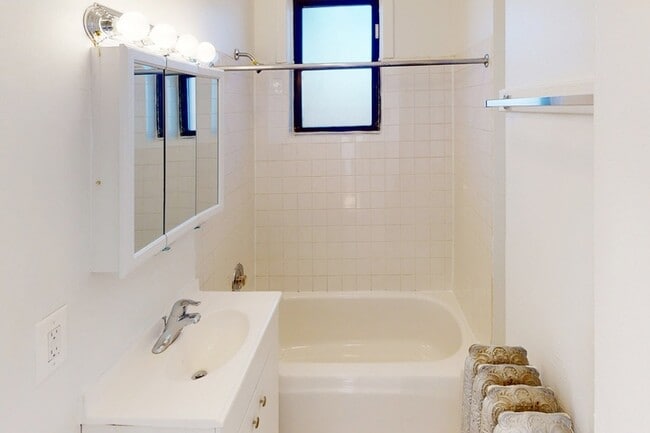 Floorplan - 5457-5459 S. Blackstone Avenue