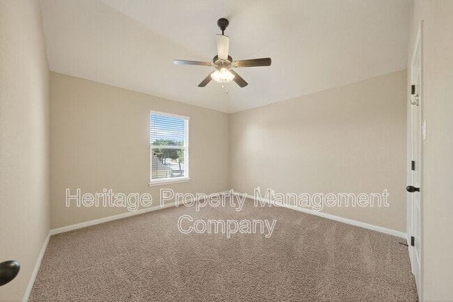 Building Photo - 226 Hamburg Ave