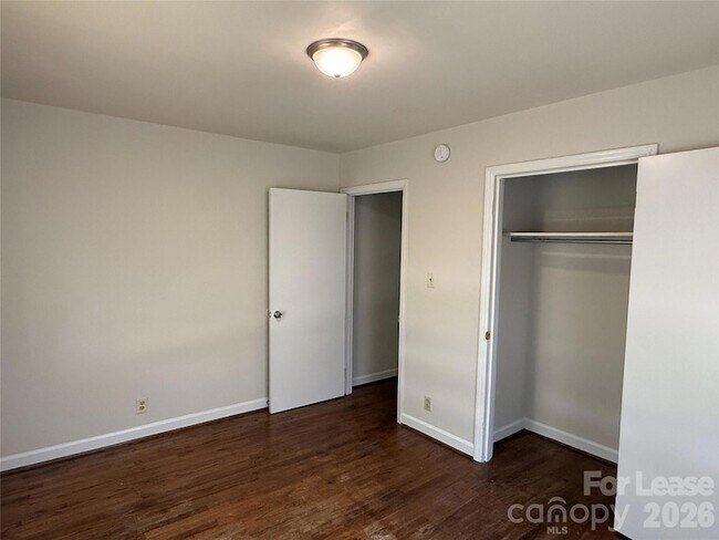 Building Photo - 3721 Driftwood Dr