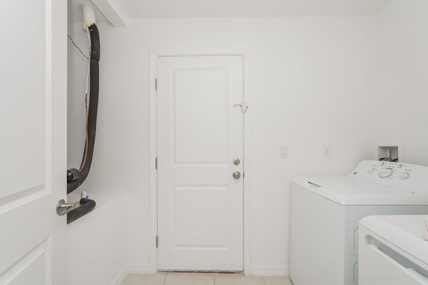 Building Photo - 17892 Blissful Stars Dr