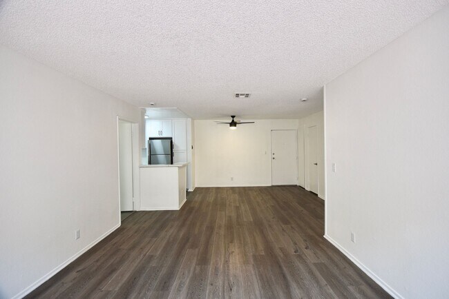 Interior Photo - 7032