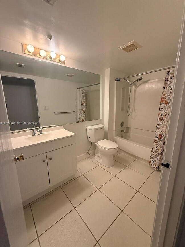 Building Photo - 3228 Coral Lake Dr
