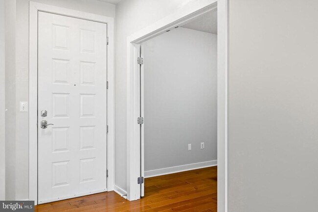 Building Photo - 2200 N Westmoreland St