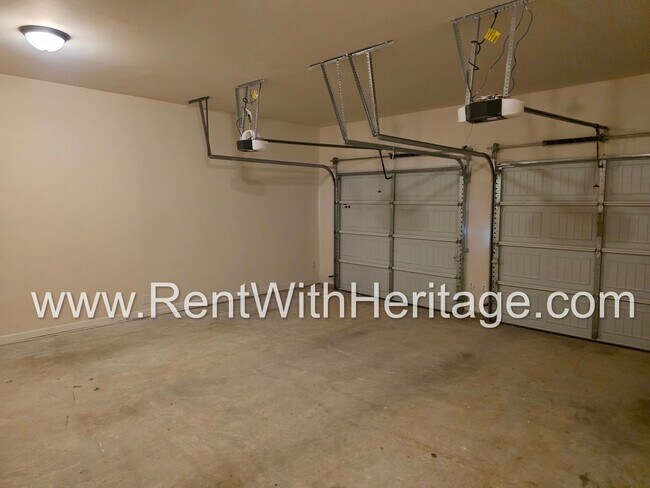 Building Photo - ABSOLUTELY BEAUTIFUL 5 BEDROOM/ 4.5 BATH HOME YOU DONT WANT TO MISS.