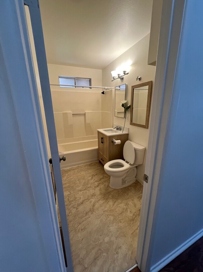 Building Photo - 3103 W Avenue L2