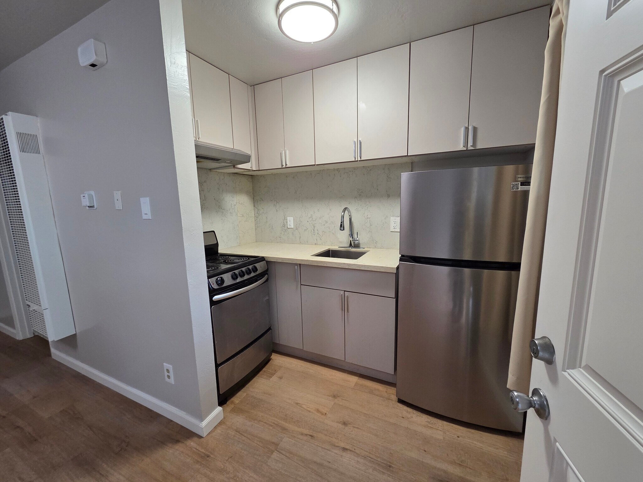 Building Photo - 1907 Greenwich St