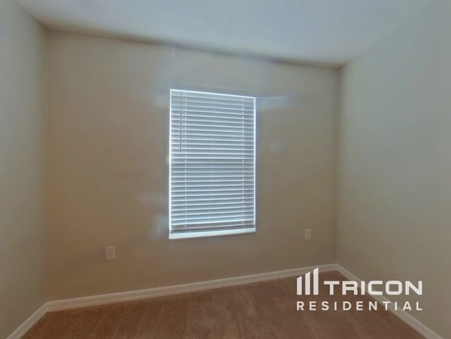 Building Photo - 1596 Wynford Cir
