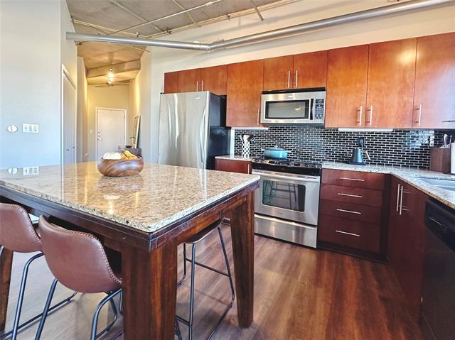 Building Photo - 1001 Belleview St