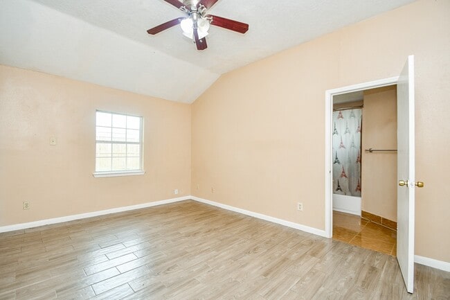 Building Photo - 11706 Spring Grove Dr
