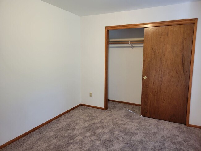 Building Photo - ***PENDING APPLICATION***2 Bed, 1 Bath Beachfront Home For Rent with Stunning Water Views Near Di...