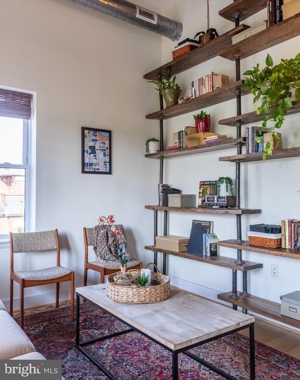 Building Photo - 2201 2nd St NW