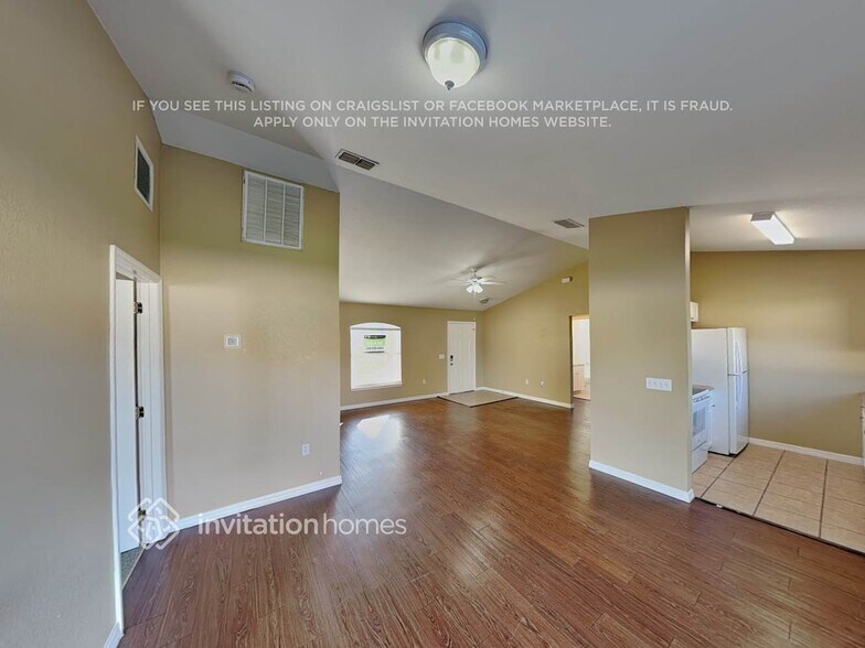 Building Photo - 599 Koala Dr