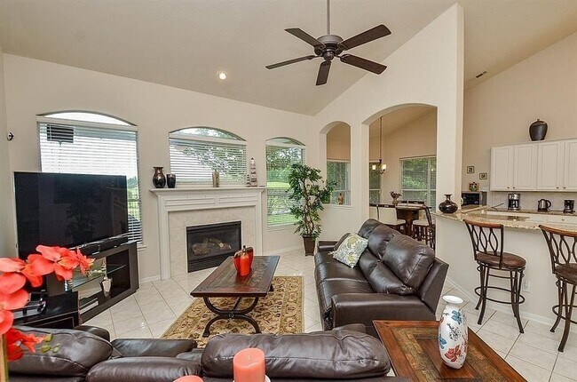 Building Photo - 1306 Ventura Canyon Dr