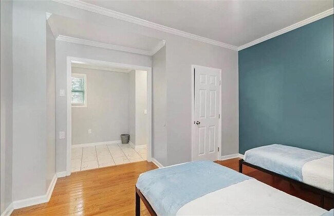 Building Photo - 411 Dorsey Rd