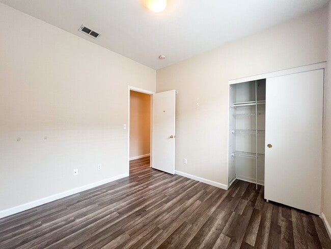 Building Photo - Beautiful 3 Bed, 2 Bath Home