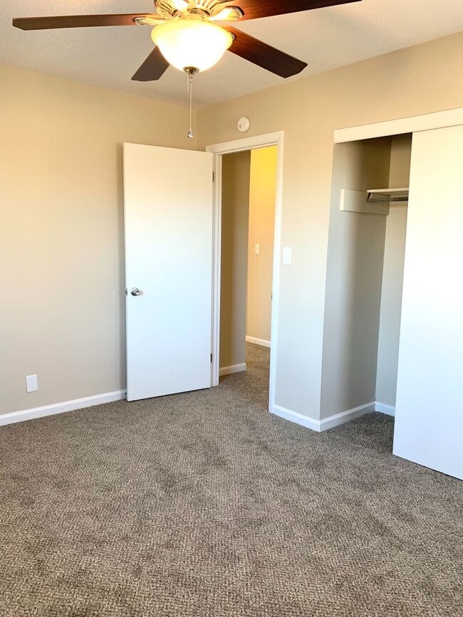 Building Photo - 498 Bunker Hill Rd