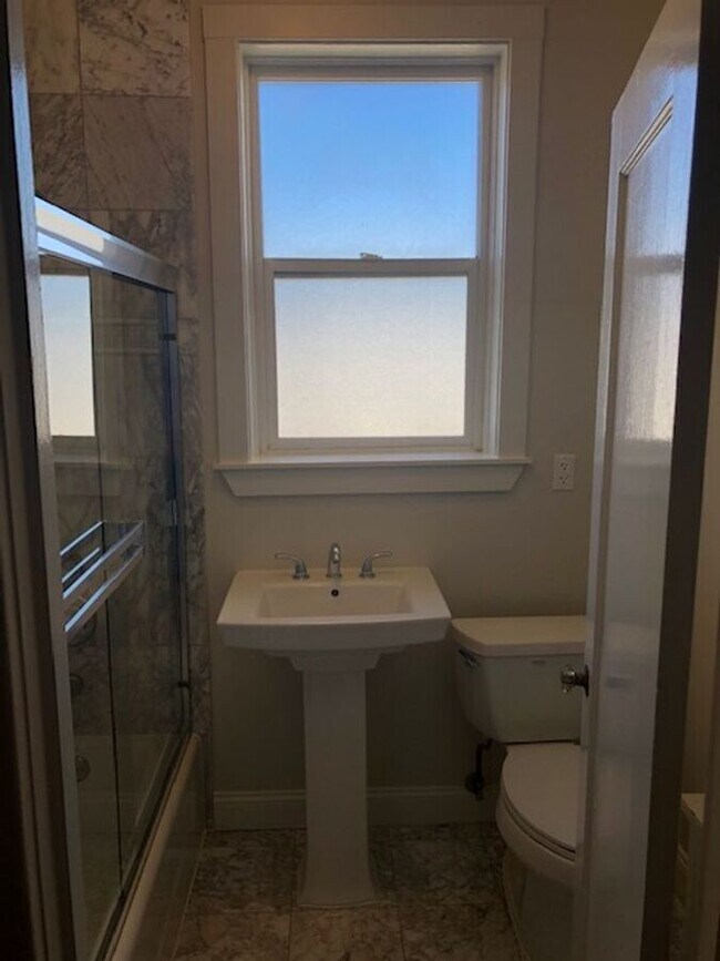 Building Photo - 3155 Broderick St