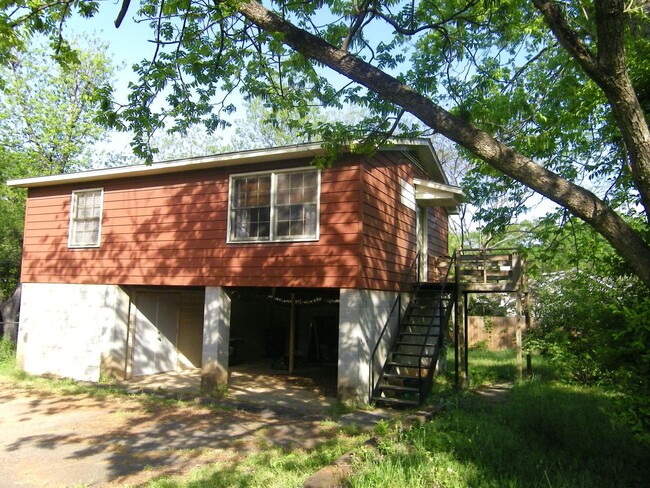 Primary Photo - 2 Bedroom House in Five Points