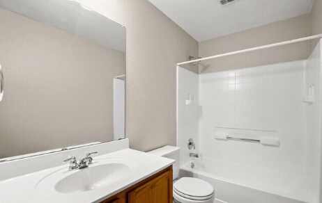 Building Photo - 18600 White Water Cove
