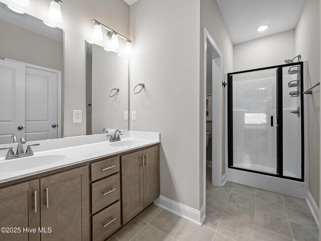 Building Photo - 150 Coastline Cir