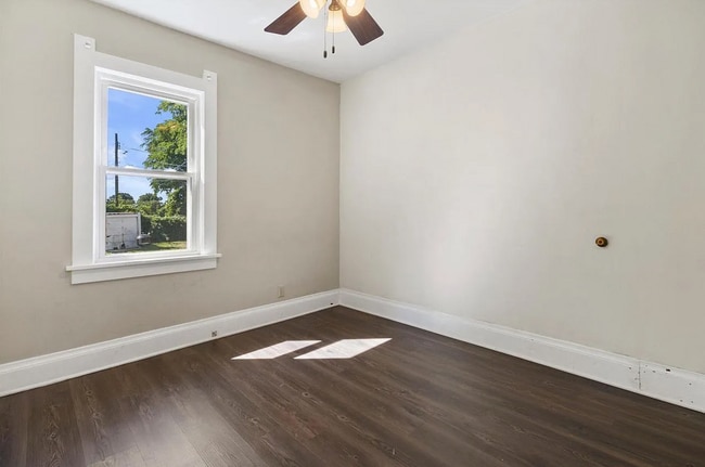 Building Photo - 1509 Kenosha SFH