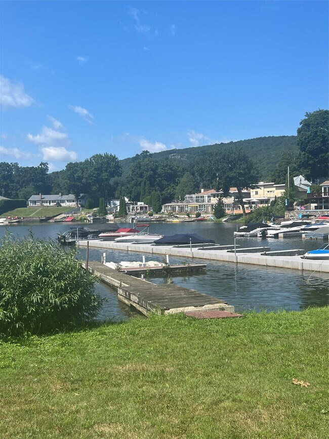 Primary Photo - 1169 NY-17A