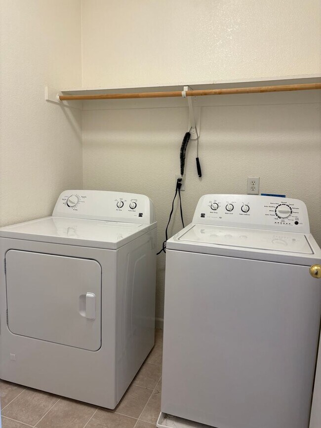 Building Photo - Northwest Reno Home