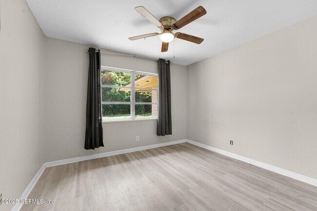 Building Photo - 7930 Bellemeade Blvd