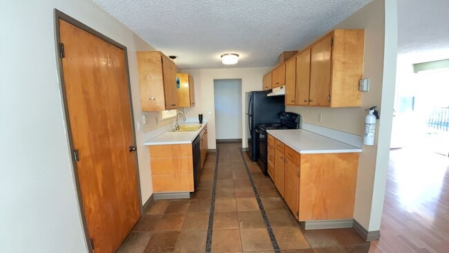 Building Photo - $500 Off of February!!! 3 Bedroom/2 Bath NW Corvallis Home!