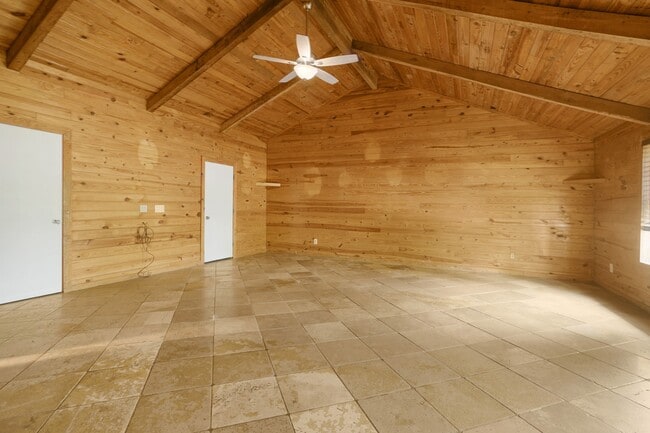 Building Photo - 700 Anderson Rd