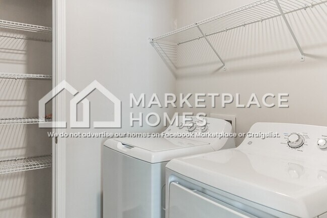 Building Photo - 390 Sessile Oak Dr