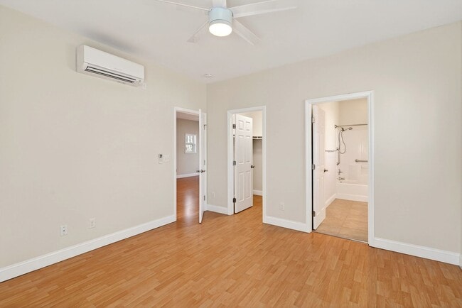 Building Photo - Black Mountain Long Term Rental!