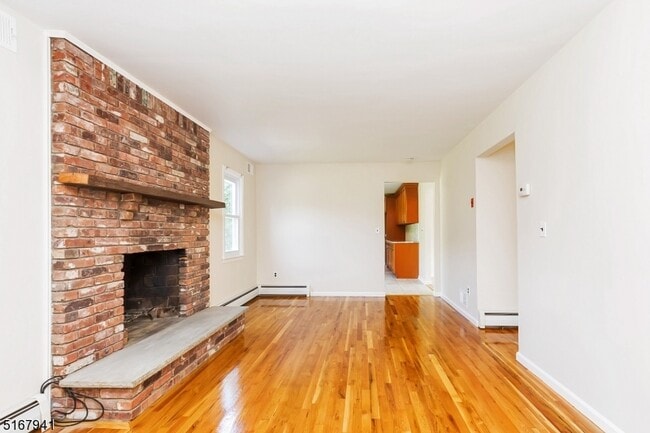 Building Photo - 6 Jean Dr