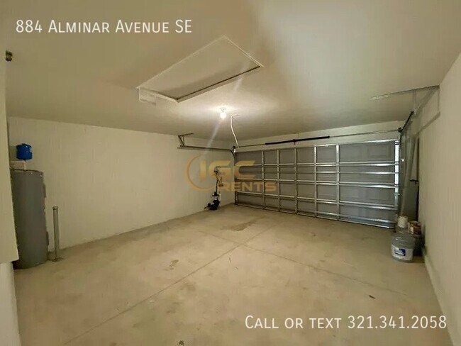 Building Photo - 884 Alminar Ave SE